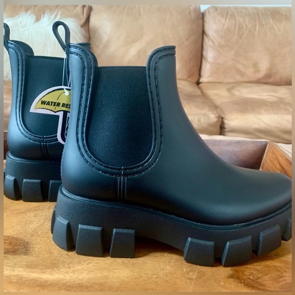 Jeffrey Campbell Shoes - JEFFREY CAMPBELL Black Chelsea Rain Boots
